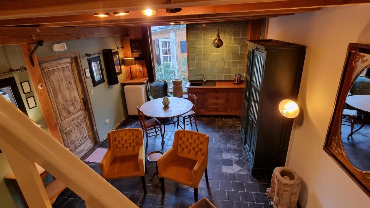 Een Vleugje Wellness In De Voerstreek - Bed & Brocante Onder De Poort 부런 외부 사진