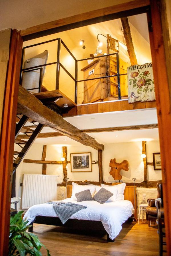 Een Vleugje Wellness In De Voerstreek - Bed & Brocante Onder De Poort 부런 외부 사진