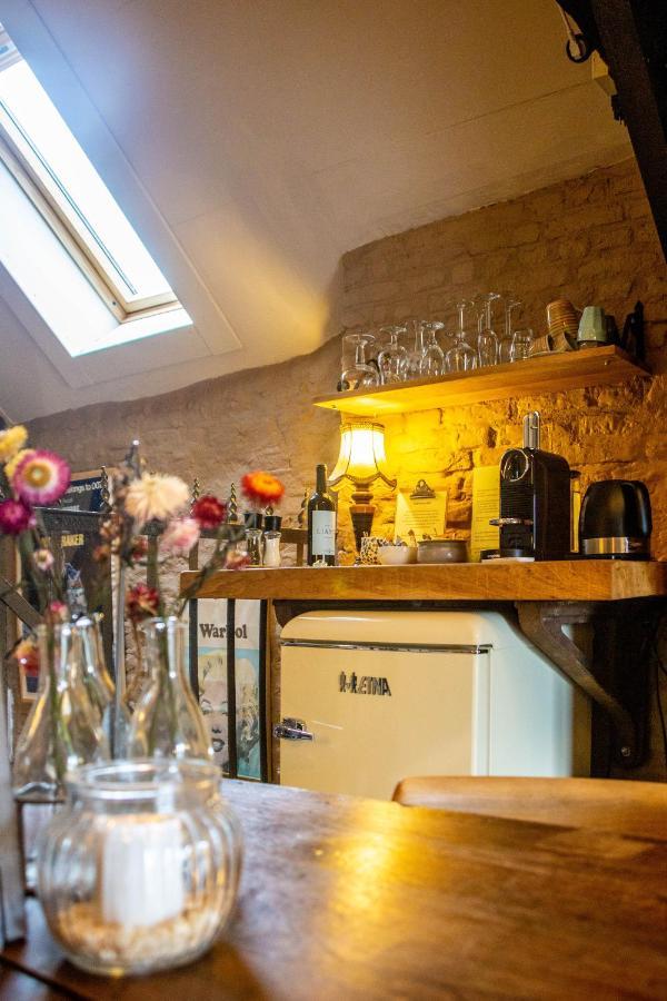 Een Vleugje Wellness In De Voerstreek - Bed & Brocante Onder De Poort 부런 외부 사진