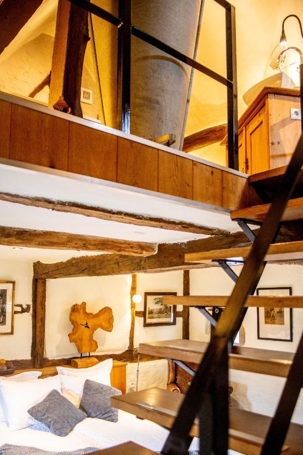 Een Vleugje Wellness In De Voerstreek - Bed & Brocante Onder De Poort 부런 외부 사진